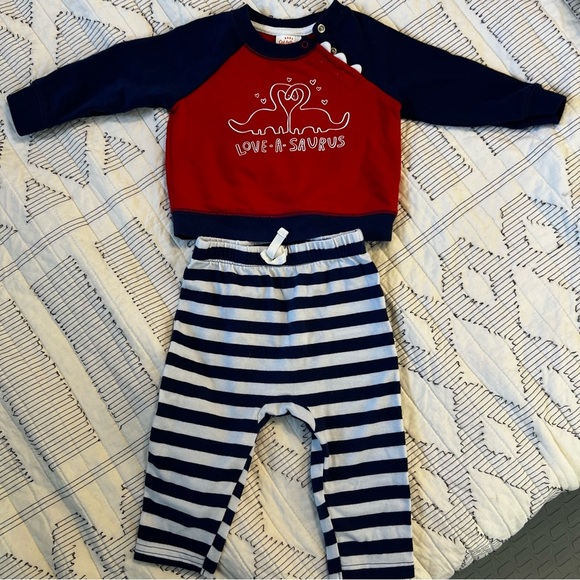 Cat and Jack Boy’s Valentine’s Outfit Size 6-9 months - Picture 1 of 5